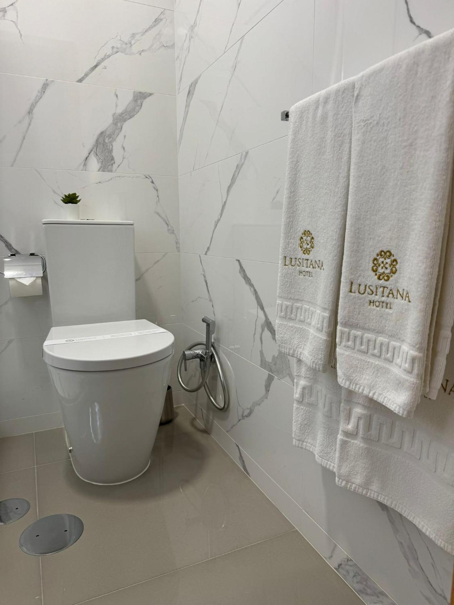 Lusitana Hotel Porto Luaran gambar